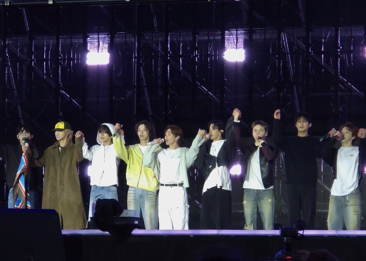 쫀⚯̮ tweet media