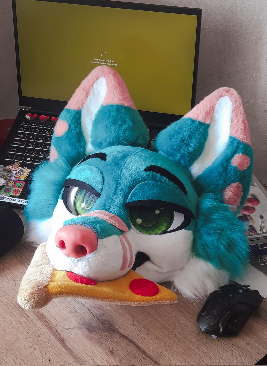 YashaPowellBox's tweet photo. 🍕🍕🍕🍕
#fursuit #Furry https://t.co/fb4fOhitfd