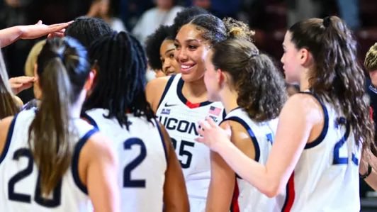 alyssa loves azzi🩷 tweet media