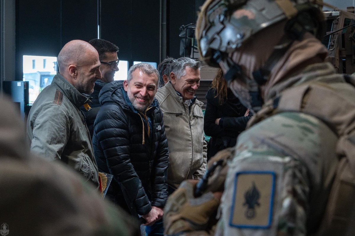 Cdc_13eDBLE's tweet image. [#13DBLE]

🟢🔴 Échanges inspirants, autour du management et de la culture de l’entreprise, avec les dirigeants aveyronnais membres de l’Association du Progrès du Management (APM) durant une immersion unique au quartier Monclar.

A cette occasion, quelques légionnaires infirmisés