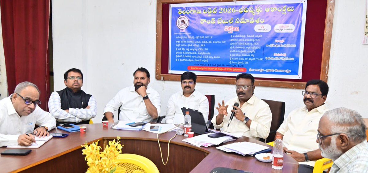 krishnareddych's tweet photo. Today roundtable discussion on  Telangana Budget 2026  with  Addanki Dayakar Garu, MLC and Govt of Telangana WHIP,  Dasoju Sravan Kumar garu, MLC,  Julakanti Ranga Reddy garu Ex MLA, Prof Sitharama Rao garu, former VC DRBRAOU, Sai Prasad IRS Garu Analyst Paparao garu, https://t.co/Ja7aUPW1R6