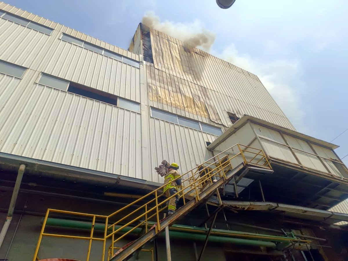 Bomberos Guayaquil tweet media