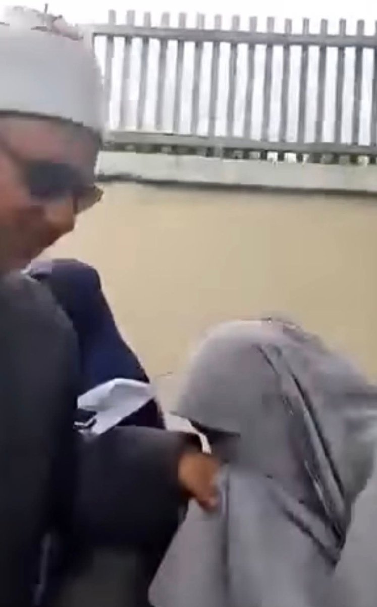 قبل الاسلام كنت واختي كاثرين مستشرقين tweet media