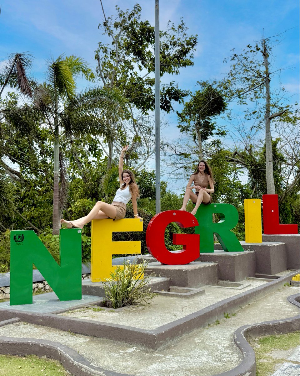 donnavventura's tweet photo. La Jamaica è un’esplosione di colori 💚
A cominciare dal verde lussureggiante della natura, al giallo caldo del sole, fino al nero intenso che racconta forza e identità, proprio come la sua bandiera 🇯🇲
#VisitJamaica #Francorosso #FeelDifferent #DonnavventuraExperience #Jamaica https://t.co/7EifPpUt3W