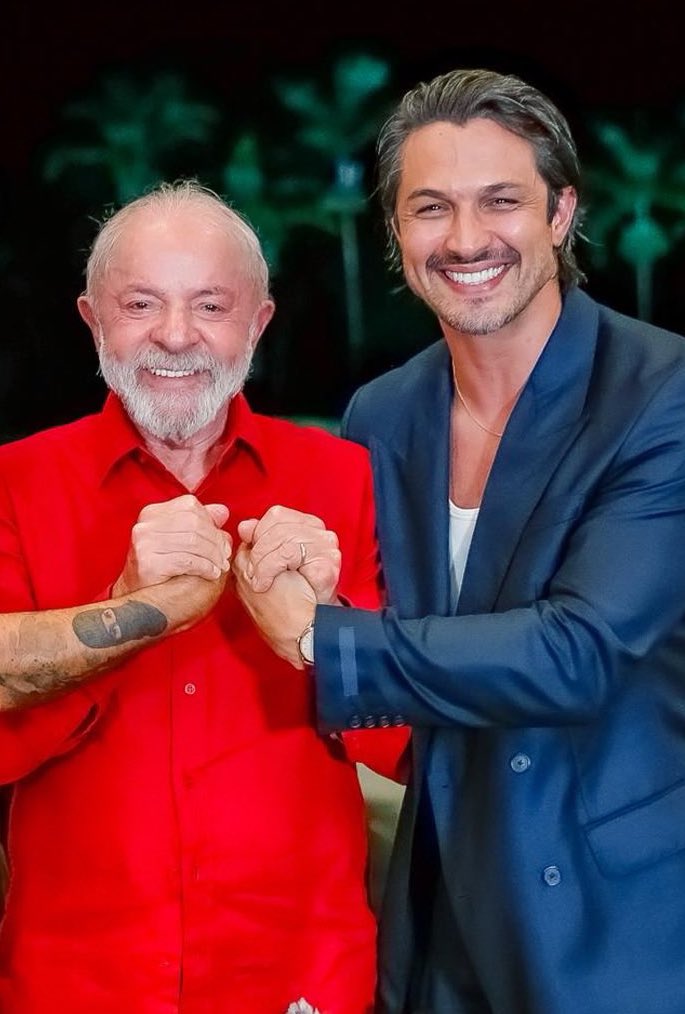 caroline paes. tweet media