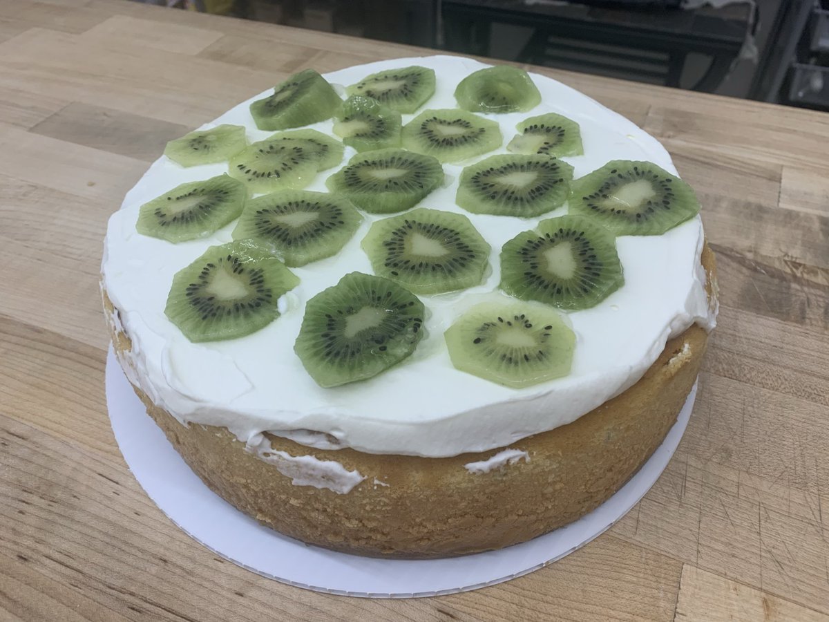 LuckeeDutch's tweet photo. A Delight! Wheat-Free Kiwi Cheesecake! Yum! https://t.co/T8A6l9TjqN