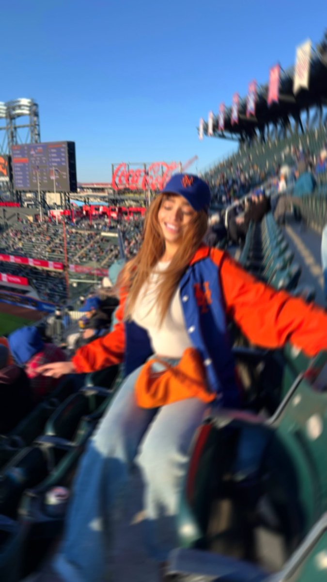 tyannaangelinee's tweet photo. Tis the season ⚾️ https://t.co/TrbAaV1uTP
