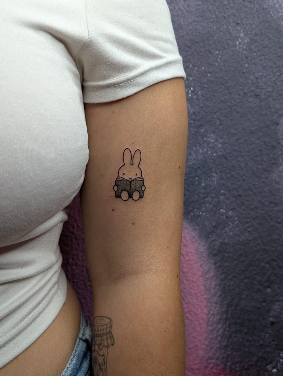 maria 💌 zara larsson's ashtray tweet media