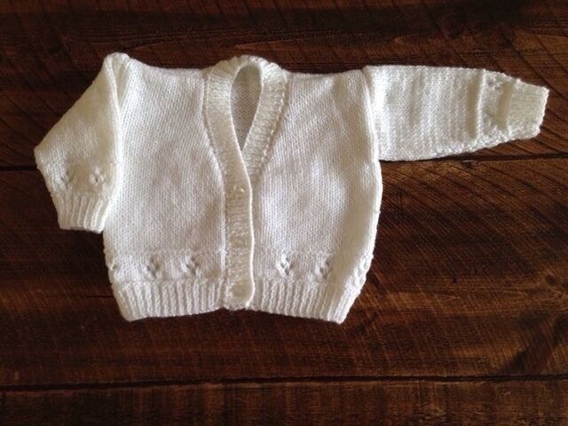 Tanyawarren's tweet image. Perfect for unpredictable Spring weather 😍 Lovely handmade baby cardigans made to order.  

bitzas.etsy.com/listing/243561…

#Firsttmaster #babyknits #MHHSBD