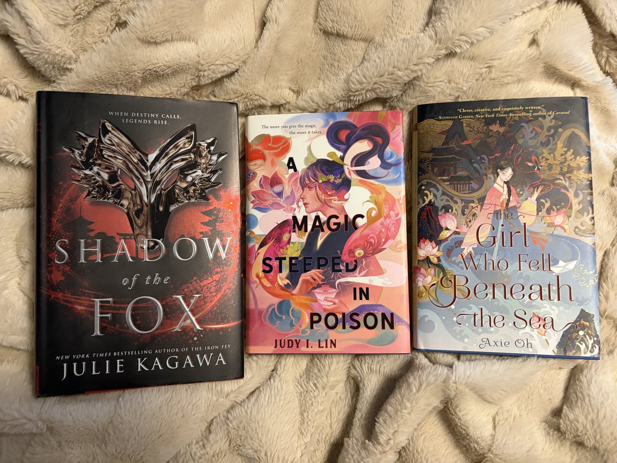 soapyphile's tweet image. book haul!! :))