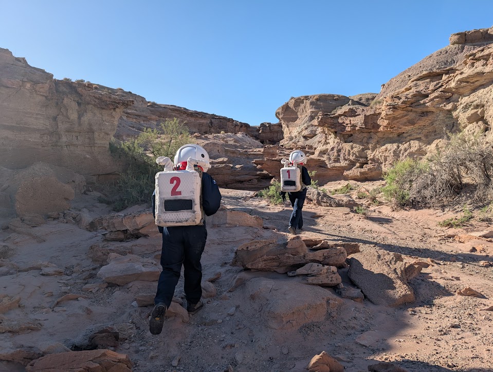 TheMarsSociety's tweet image. Crew 333—students from UC Louvain 🇧🇪—wrapped up an impressive #MDRS mission in Utah, conducting EVAs, testing experiments &amp;amp; thriving in a Mars-like environment. Science, teamwork &amp;amp; resilience on full display. #marsanalog #utah #themarssociety #stem #crewtraining @UCLouvain