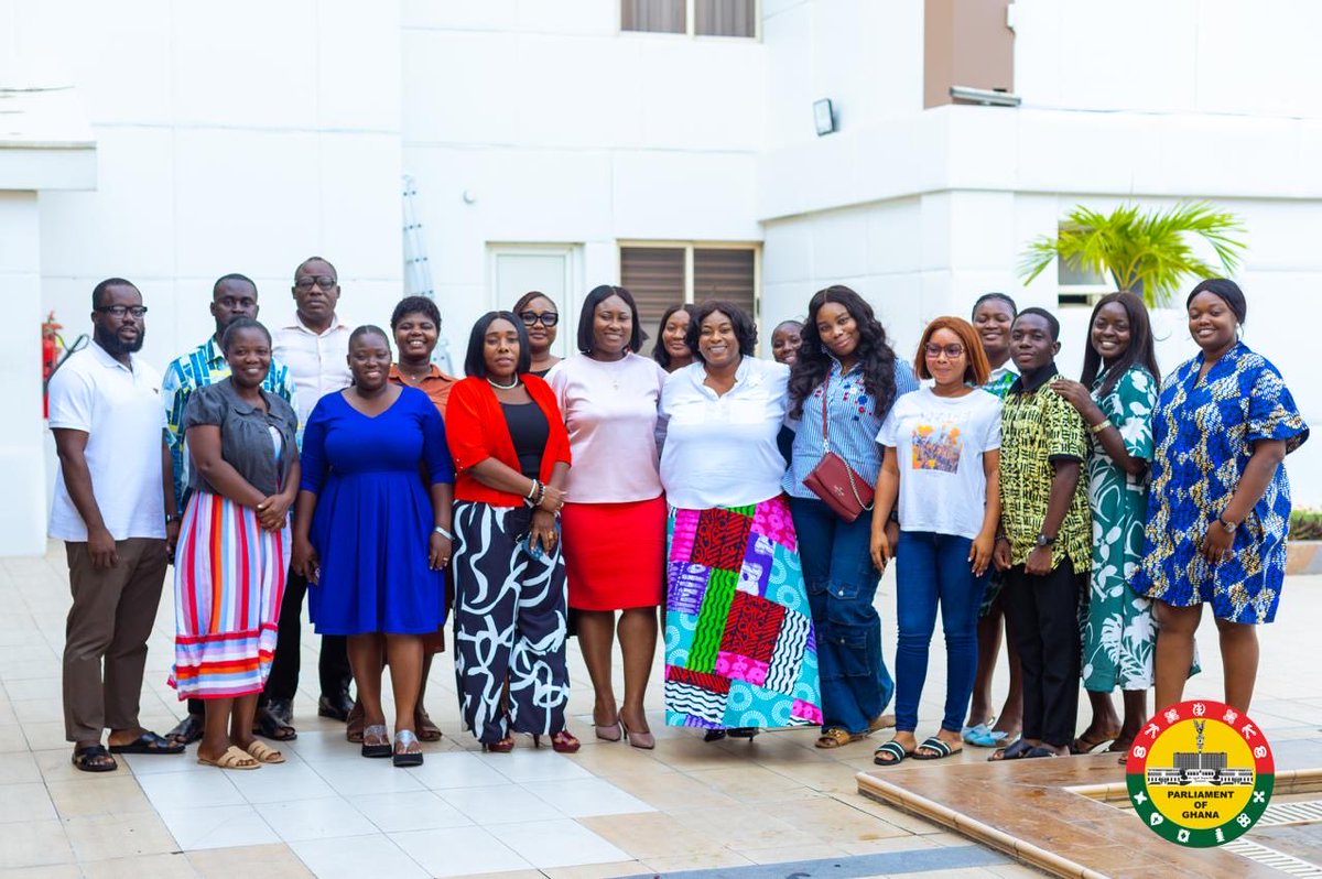 PaulinKuranchie's tweet photo. I had fun yesterday facilitating  a CPD session for @parliament_gh’s Public Engagement Department. 
We discussed ways in which Parliament can regain citizens' trust after recent @afrobarometer findings showed that trust in Parliament has dipped. https://t.co/vQzOZRkzqd