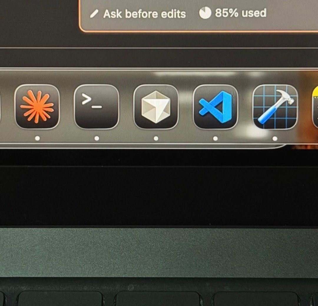 kaaaash____'s tweet image. Are you still using Vs code?