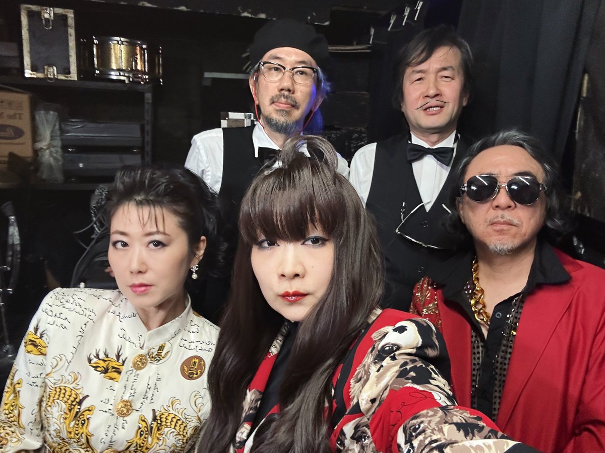 Tokyo_khclub's tweet photo. 【御礼】音楽事故物件@ 高円寺ショーボート
ありがとうございました❣️
Tokyoかけひき倶楽部、本日は熱海に社員旅行の巻でした♨️
ケキャール！さん、おままごとパンクさん、魔ゼルな規犬さん、出演者さんみんな最高でした✨最後に残ってたメンバーで記念撮影！ https://t.co/hydPIdcean
