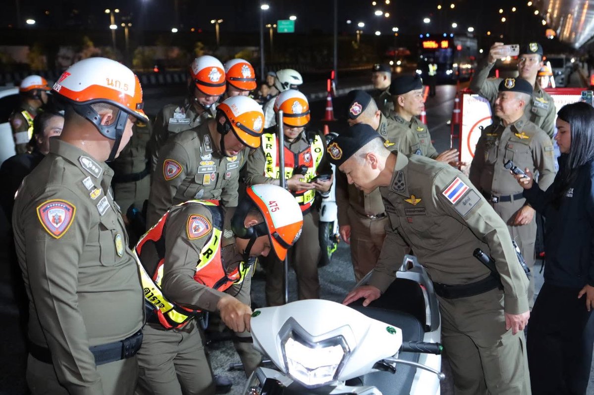 POLICE TV tweet media