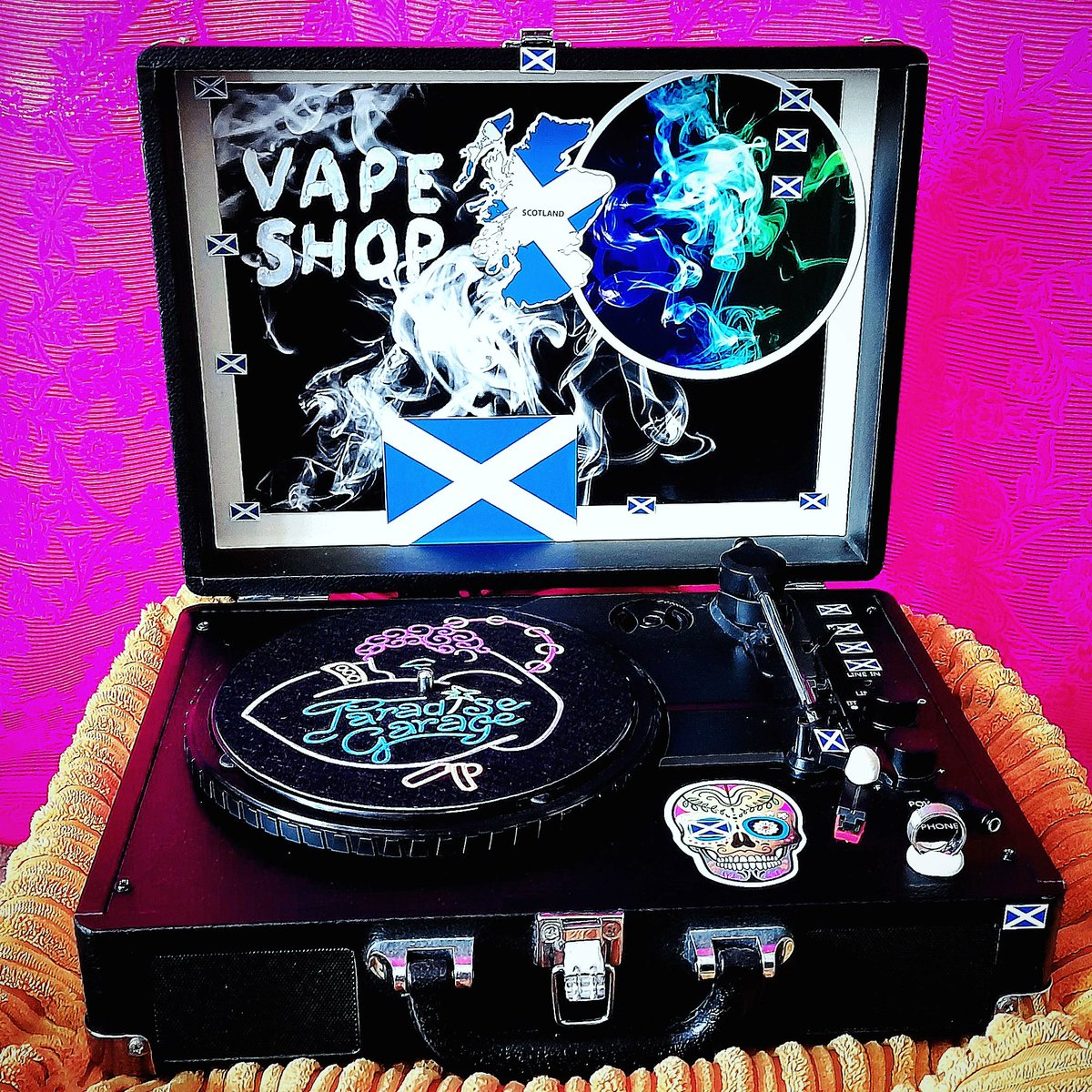 stephenclarke80's tweet image. Shall we dance?

#billdrummond #stephenclarke1980 #vapeshop #scotland 🏴󠁧󠁢󠁳󠁣󠁴󠁿