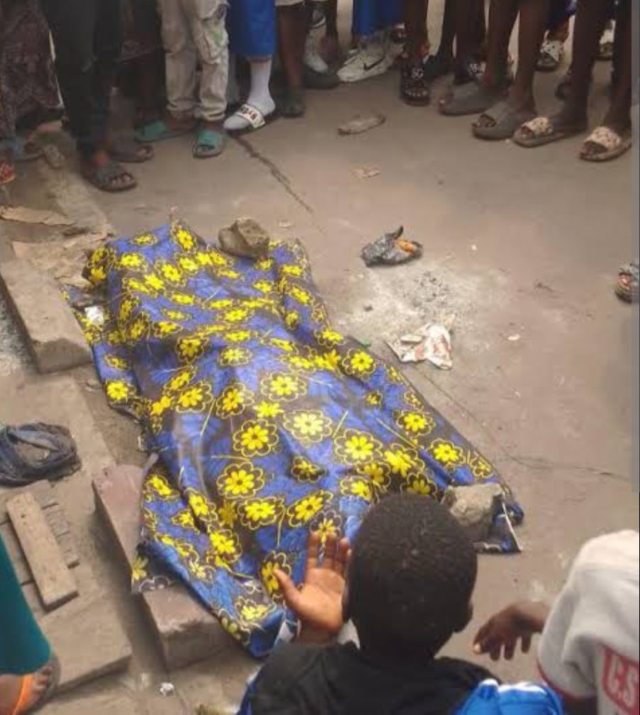 acprdcongo's tweet image. #RDC : le corps calciné d'un jeune homme a été retrouvé mercredi, au croisement des avenues #Soweto, #Ekila et #Bonganga, à #Ngaliema, une commune de l'Ouest de #Kinshasa, capitale de la République démocratique du Congo (RDC), a appris l'#ACP de source administrative.

"Nous