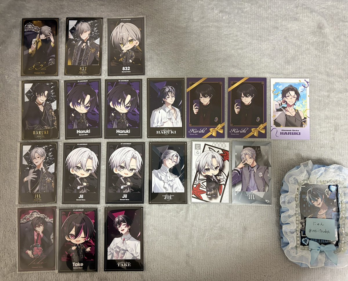 neitsuba's tweet photo. 【交換】Element Sicks EL6 1周年 グッズ チェキ風トレカ 

求 : 画像1枚目🩵❤️

譲 : 画像2枚目

◎郵送希望
◎ALTに優先度の記載あり

気軽にお声かけください🙇🏻‍♀️

#EL6グッズ #EL6グッズ交換 https://t.co/0tPSemDuj8