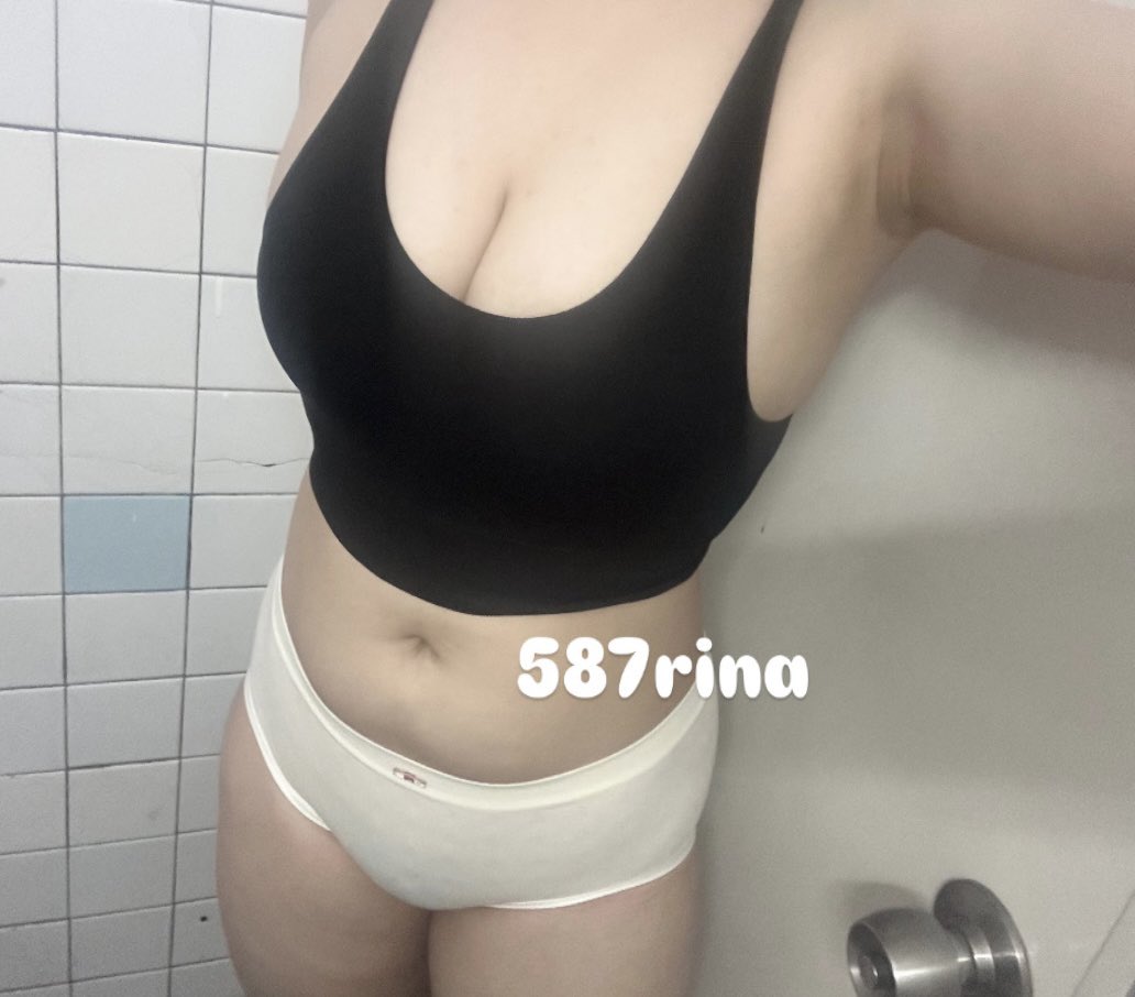 快要期中考了 最近都在看書😭

小帳 <a href="/587_rina/">Rina</a>，兩隻帳號都可以購買商品唷❤️

置頂貼文抽獎活動進行中～4/30

最近有上架很多新商品呦❤️
商品目錄～～可以參考看看
drive.google.com/drive/mobile/f…

#原味 #原味販售 #原味商品 #襪子