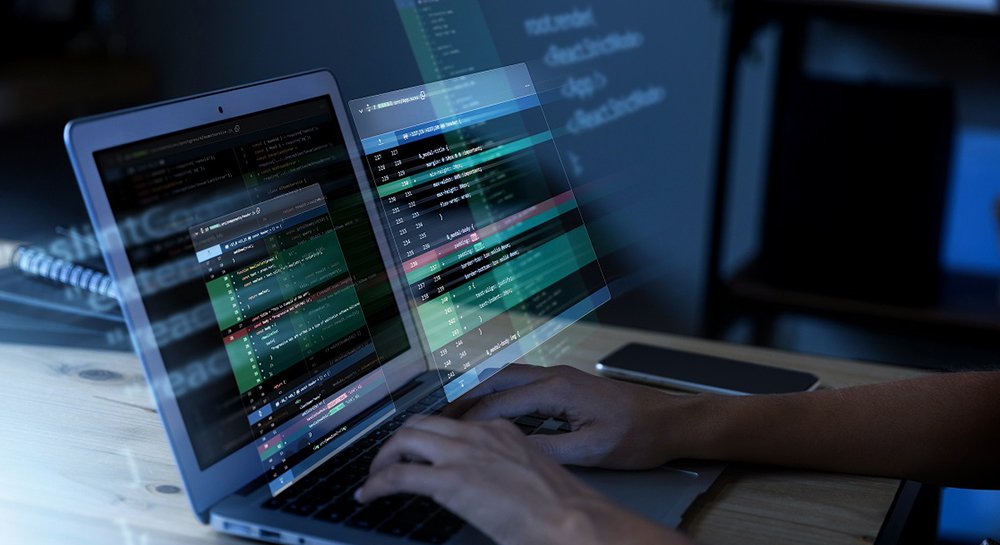 Hackers rusos vulneran miles de routers domésticos y empresariales. Black Lotus Labs ha detectado al menos 18.000 víctimas distribuidas en 120 países. La ofensiva se dirigió específicamente contra dispositivos de las marcas MikroTik y Tp-Link. cambiodigital-ol.com/2026/04/hacker…