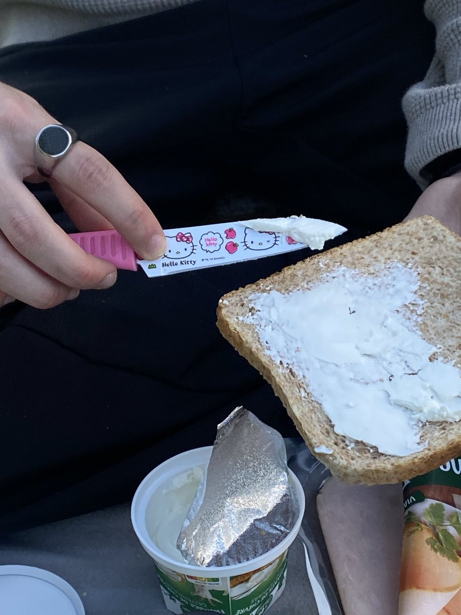 carré d’as tweet media