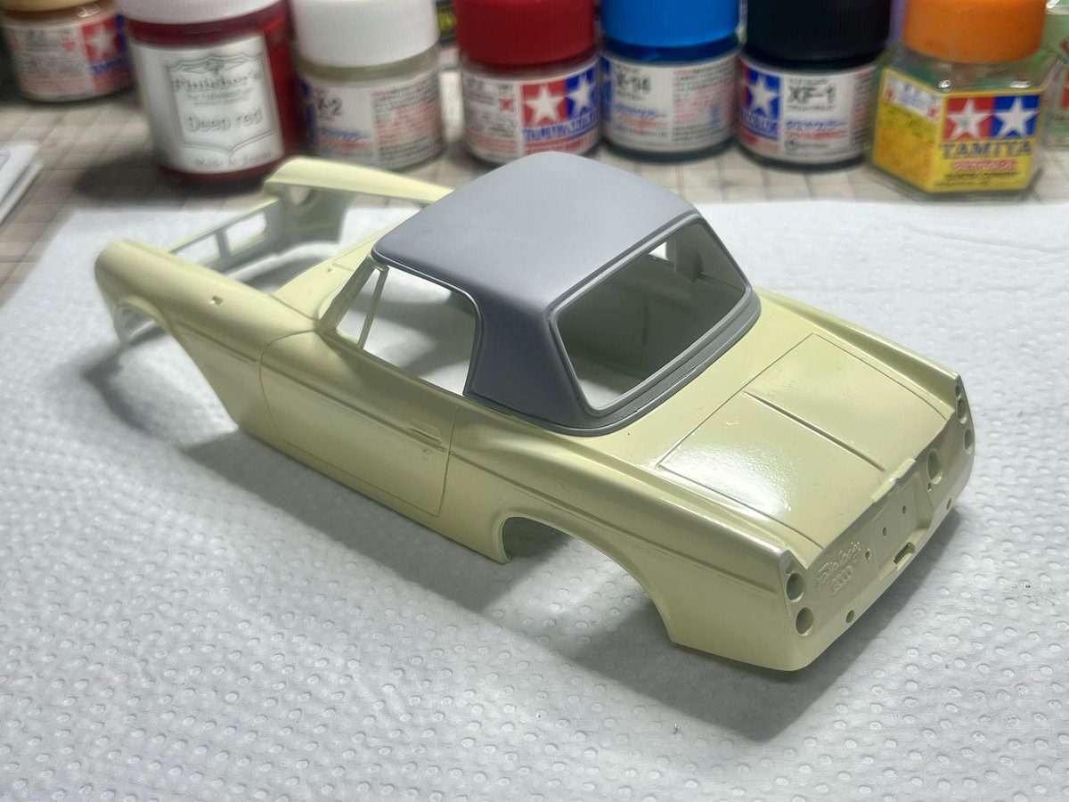 フジミ フェアレディ2000】エンジンルーム仕上げと、ハードトップ 