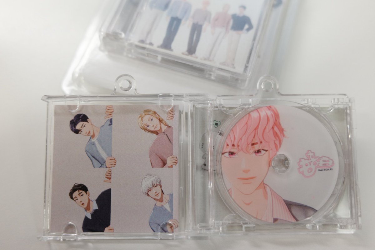 myplaveplanet's tweet photo. 흥흥흥 10M VIEWS ON YOUTUBE! 
💙💜💗❤️🖤

To celebrate 흥흥흥 hitting this huge milestone, I made an NFC Mini CD Keychains! 

Carry the MV in your pocket and play it with a single tap. ✨

The ultimate cheering material for the ultimate achievement. Proud is an understatement! https://t.co/UDNS0ssqCf