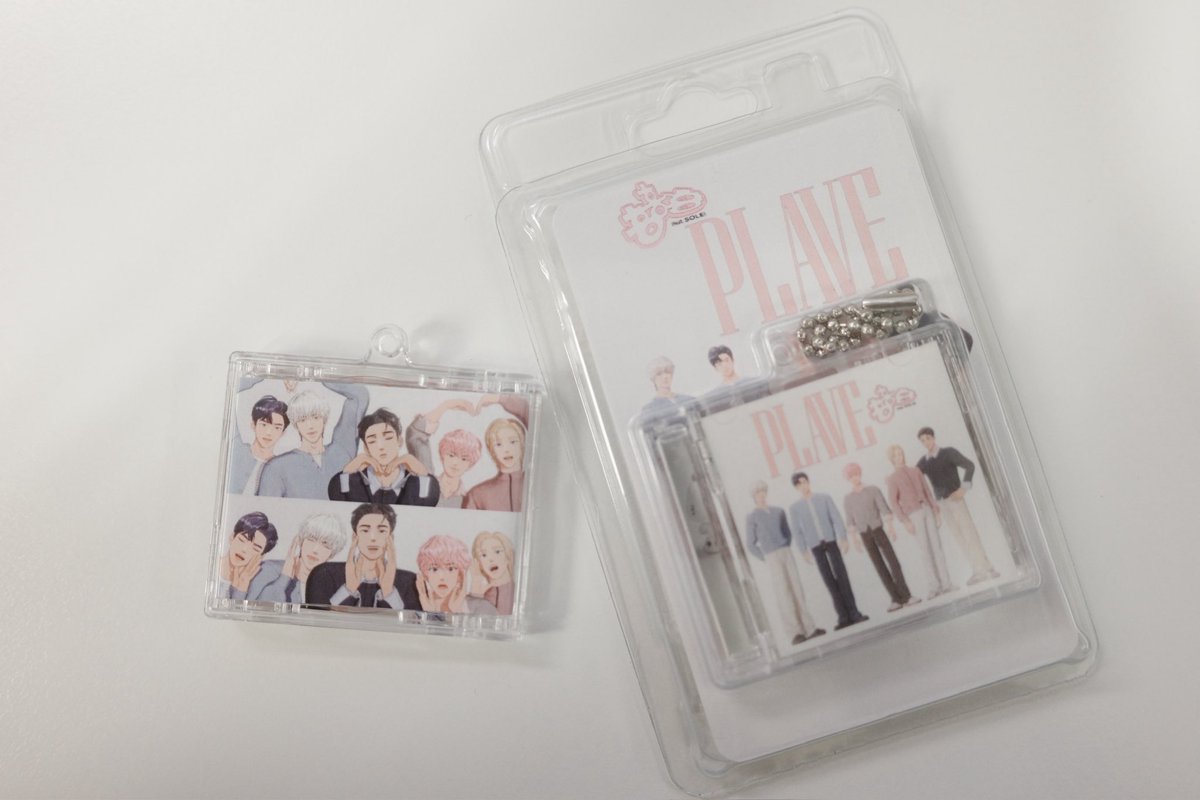 myplaveplanet's tweet photo. 흥흥흥 10M VIEWS ON YOUTUBE! 
💙💜💗❤️🖤

To celebrate 흥흥흥 hitting this huge milestone, I made an NFC Mini CD Keychains! 

Carry the MV in your pocket and play it with a single tap. ✨

The ultimate cheering material for the ultimate achievement. Proud is an understatement! https://t.co/UDNS0ssqCf