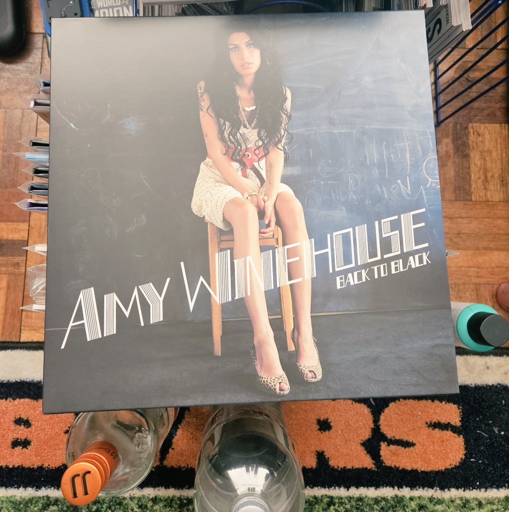 RSD_155's tweet image. New vinyl (early b-day present to myself) #AmyWinehouse #Vinyls