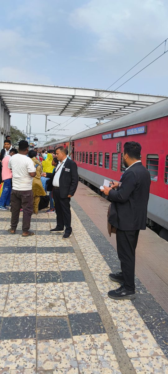 drmmalda's tweet photo. Ticket checking drive conducted today on 08.04.2026 in the Sahibganj–Kahalgaon–Pirpainti section. ₹23,470 penalties realised from 85 cases of irregular travel. Passengers advised to travel with valid tickets, maintain cleanliness and adopt #RailOneApp.
#TicketCheckingDrive https://t.co/nCClCIRPwH