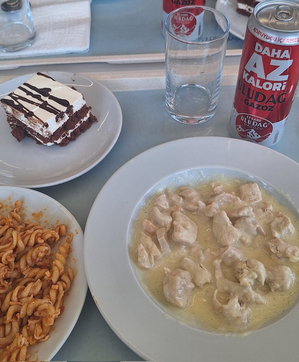 lee 🍒 tweet media