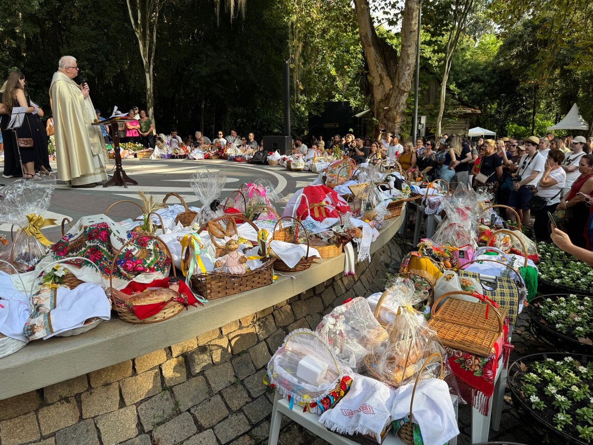 PLemCuritiba's tweet photo. Wielkanoc w Parku im. Jana Pawła II w Kurytybie

@Polska 
#polacyświatu https://t.co/feZf88VG3S