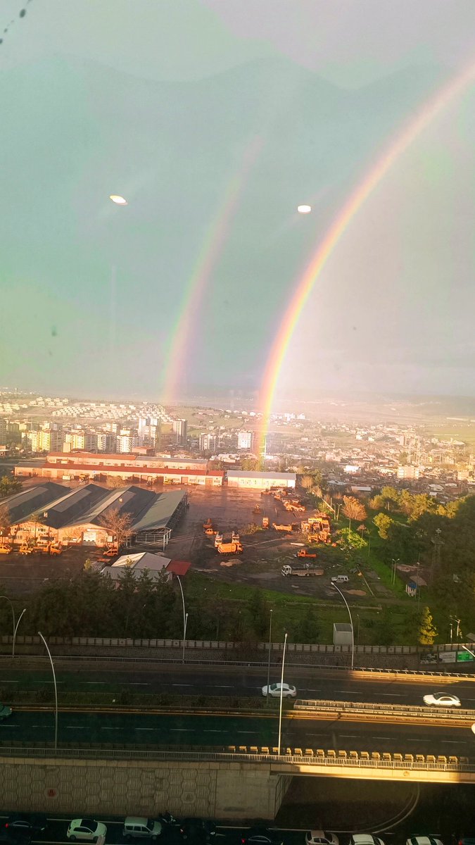 Derrryyaaaaa's tweet photo. Anlık, göğün kalbini açıp baktım, sırf güzellik 🎋 https://t.co/6STl0fcuFe