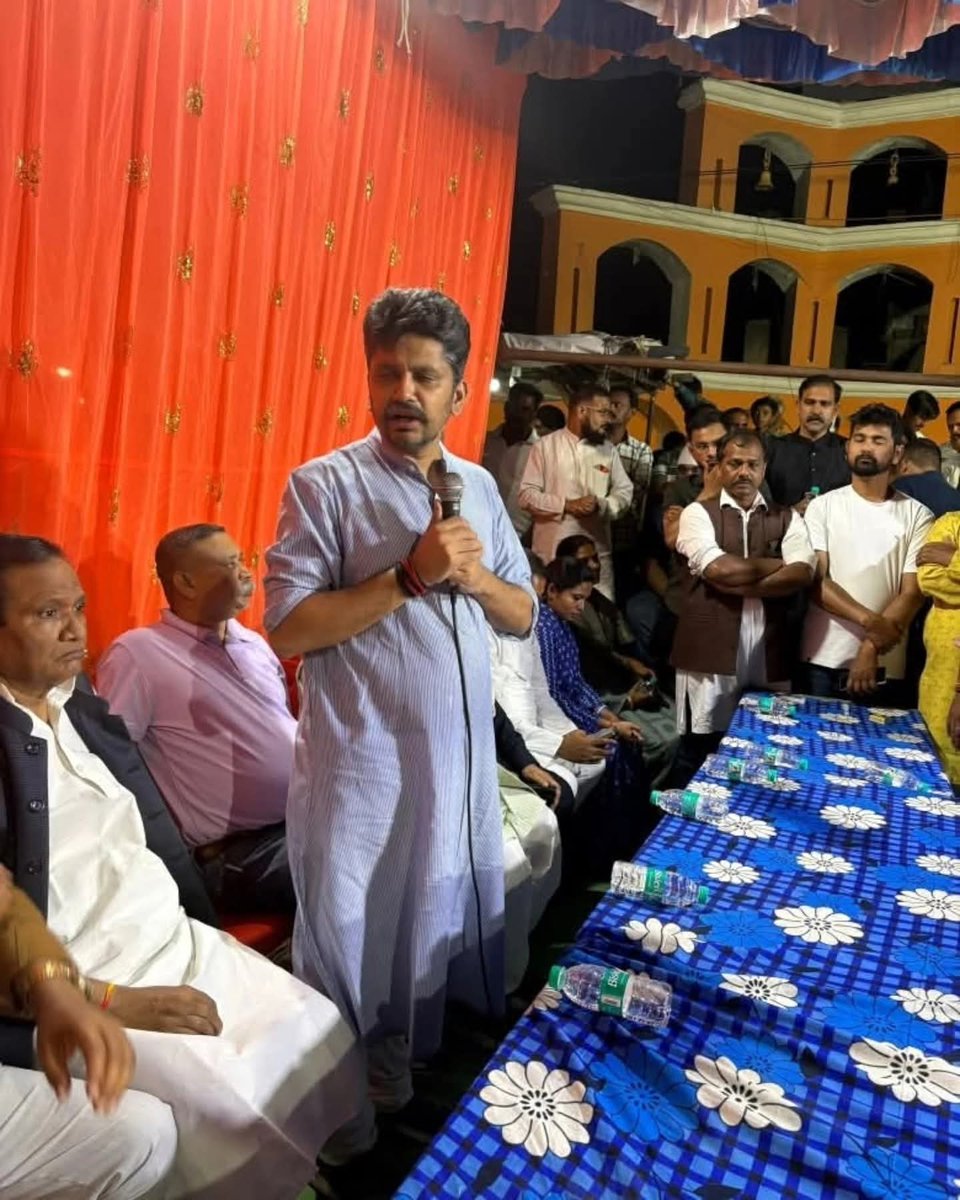 harikushwahaa's tweet photo. अंबिकापुर में महिला की निर्मम हत्या और प्रदेश में महिलाओं के विरुद्ध बढ़ते अपराध को लेकर महिला सुरक्षा की मांग पर अंबिकापुर राजीव भवन से सद्भभावना चौक तक सत्याग्रह कैंडल मार्च किया गया।
@TS_SinghDeo @aadi_surguja @INCChhattisgarh @RahulGandhi @kcvenugopalmp  @DeepakBaijINC https://t.co/NOBUhrtfRk