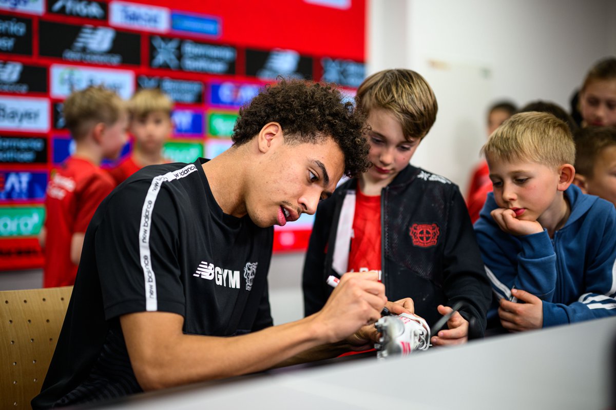 Bayer 04 Leverkusen tweet media