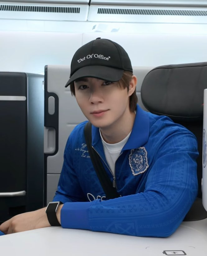 ‎𝗯𝗹𝘂𝗲 𝗽𝗲𝗮𝗰𝗵 ୧ · tweet media