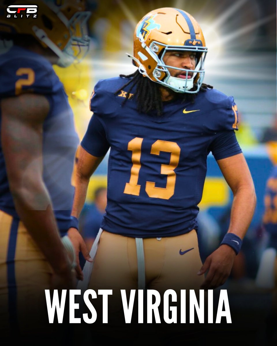 cfbblitz_'s tweet photo. West Virginia Mountaineers – 1965 Throwbacks 🔥

Worn September 27 vs Utah on FOX. Old gold + light blue with the classic state outline helmet https://t.co/qwVxmeO0Ep