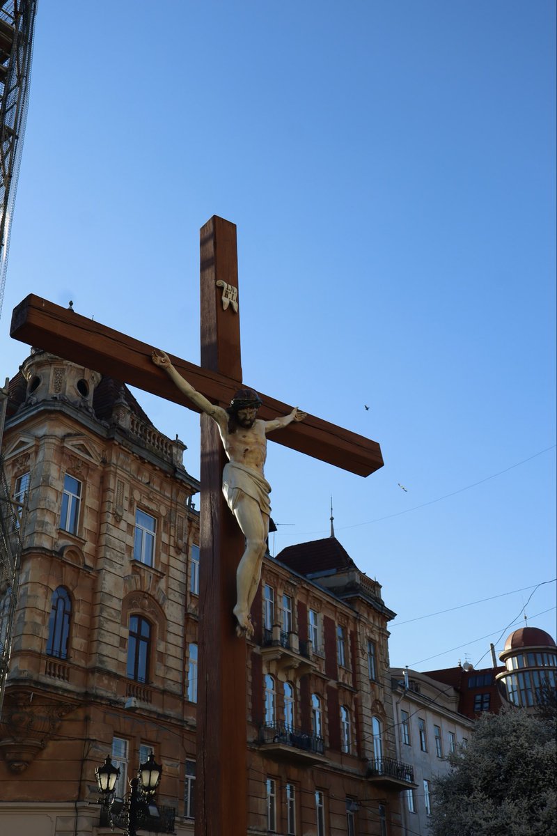 connermcm2004's tweet photo. Ukraine 🇺🇦 | Day 1
After a long journey from western Poland, we arrived in Lviv for our first stop before heading further east. Great to be back, reconnecting with old friends and meeting new ones. Such a beautiful city #ukraine #lviv #travel https://t.co/pue4jQia1k
