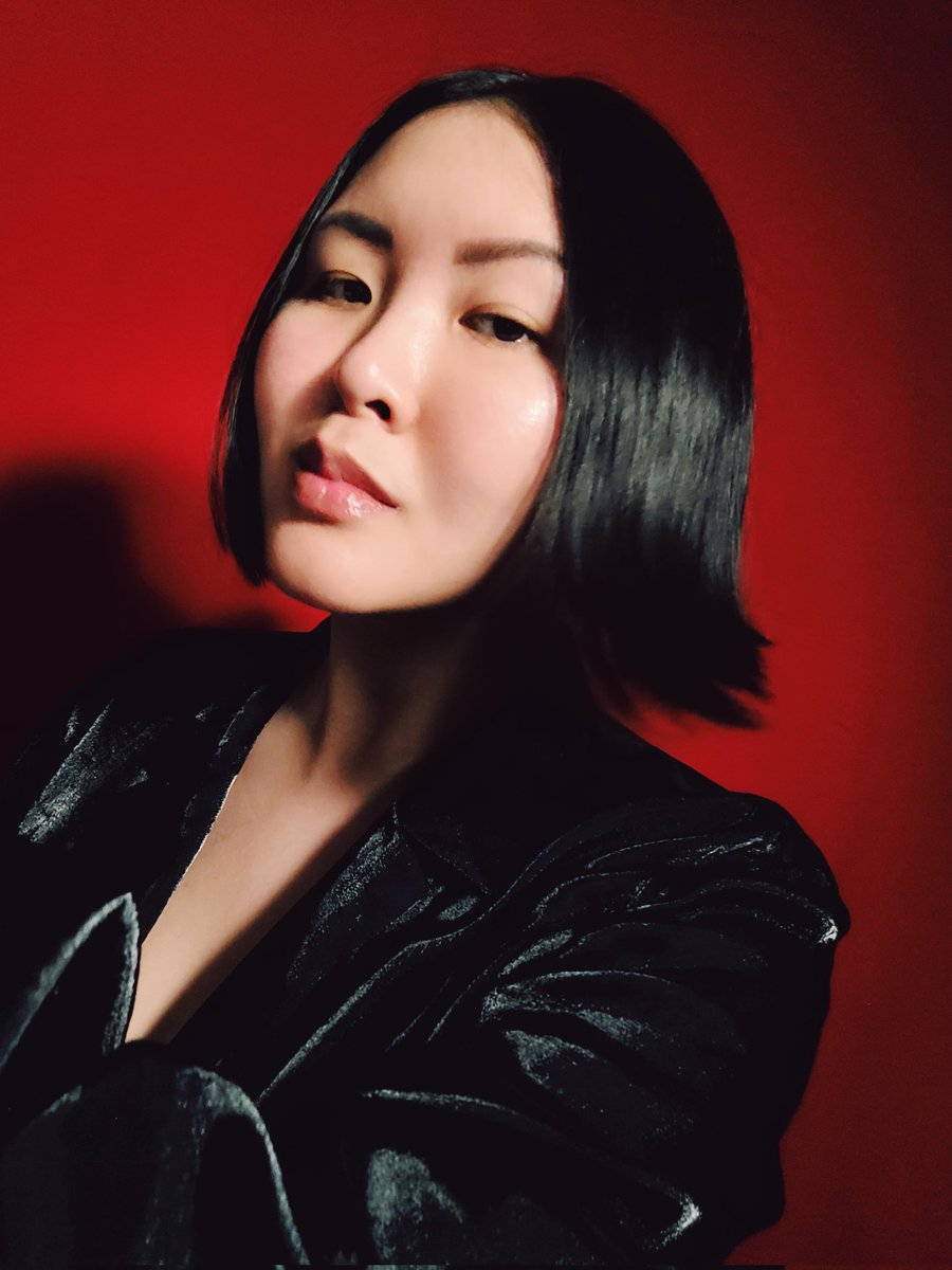 itshoneylive's tweet image. posting these a day early because i couldn't wait any longer 🎂🎁👸🏻