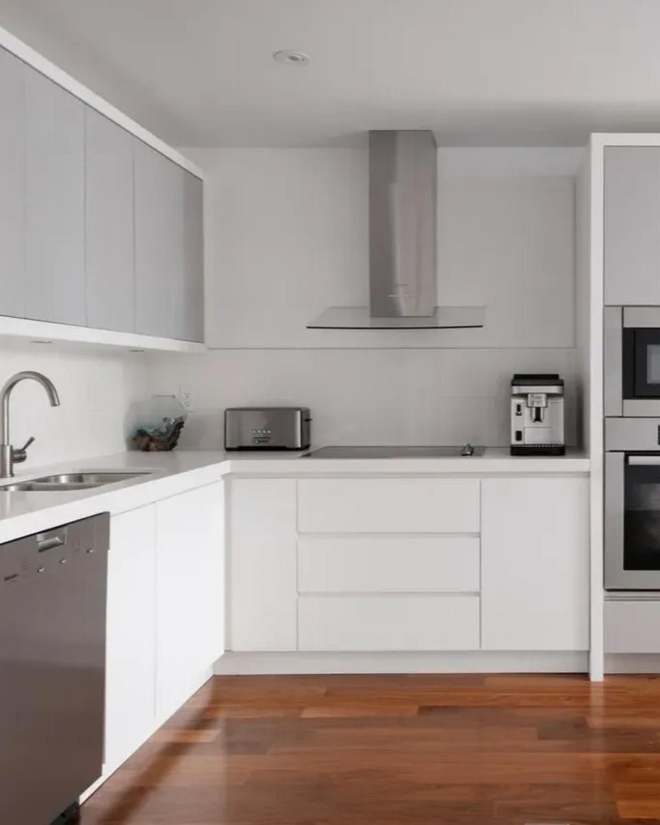DooreyChuTeam's tweet photo. Perfect for Professionals this space offers two enclosed offices with bright, natural light. A modern kitchen, two full bathrooms .

https://t.co/tsIL8yLHN2
#YorkvilleOffice #WorkFromHere #JustListed #RealEstate #YorkvilleToronto https://t.co/Ndmulc8EHK