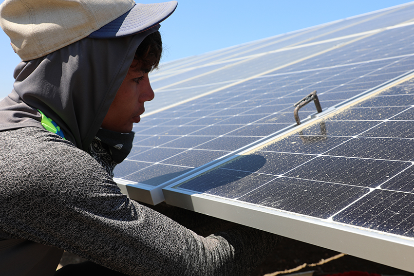 Electricidad con el sol: ¿también necesitará permiso?
Desentrañamos la historia de una medida que nació, generó polémica y se retractó en cuestión de días, en medio de una crisis energética sin precedentes. periodico26.cu/index.php/es/d…