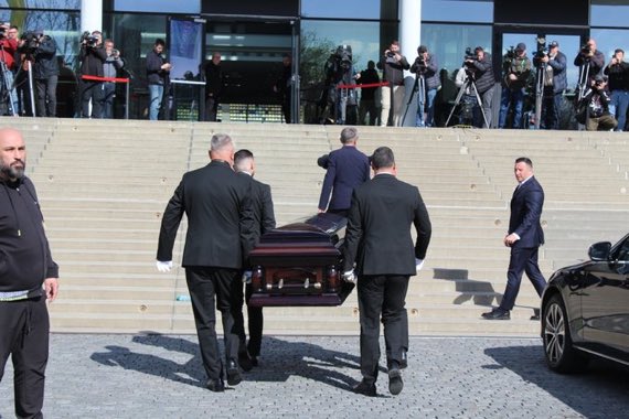 Mircea Lucescu adına, Bükreş'teki Ulusal Arena stadyumunda tören düzenlendi.