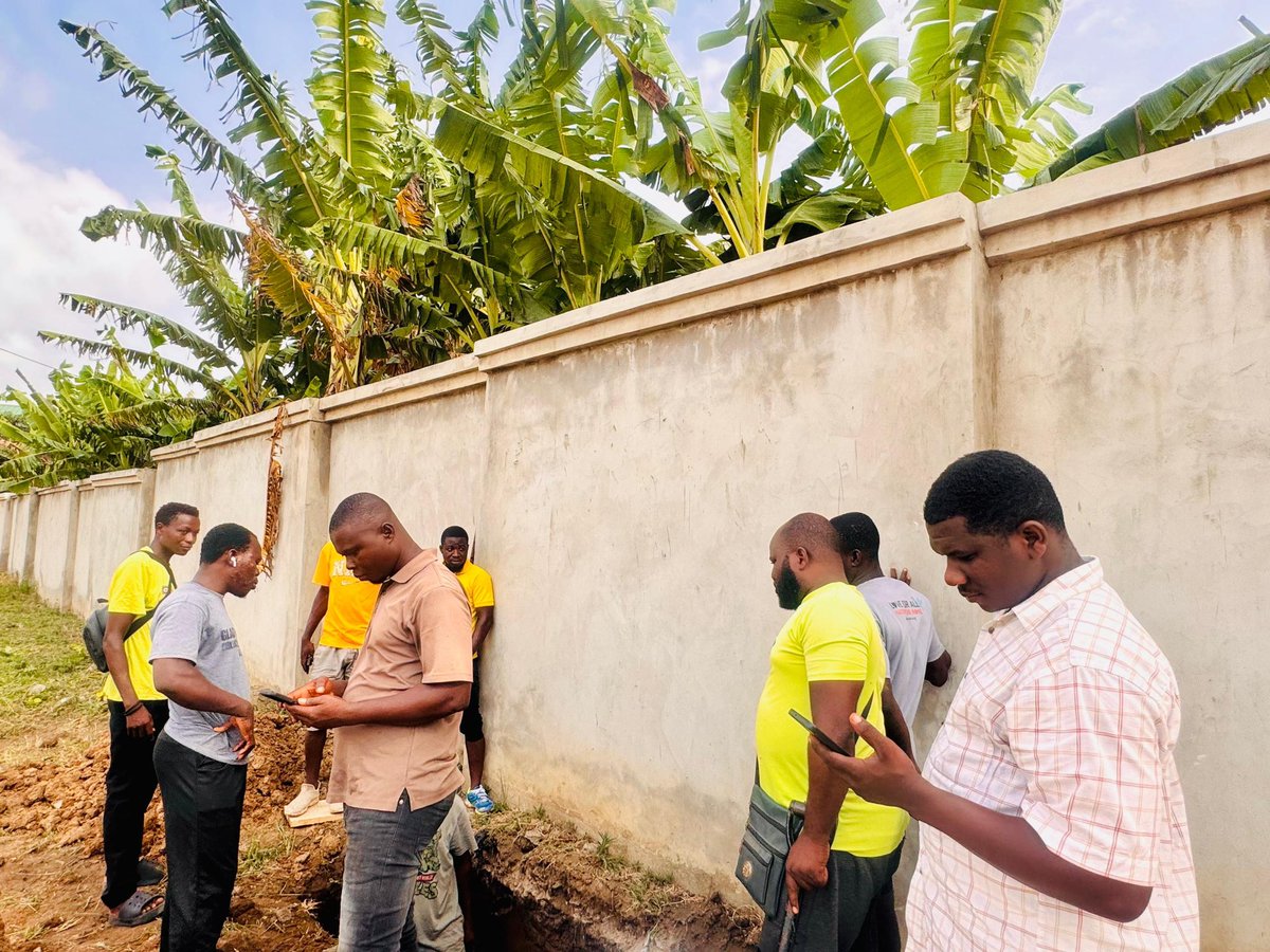 Khuddam Ghana tweet media