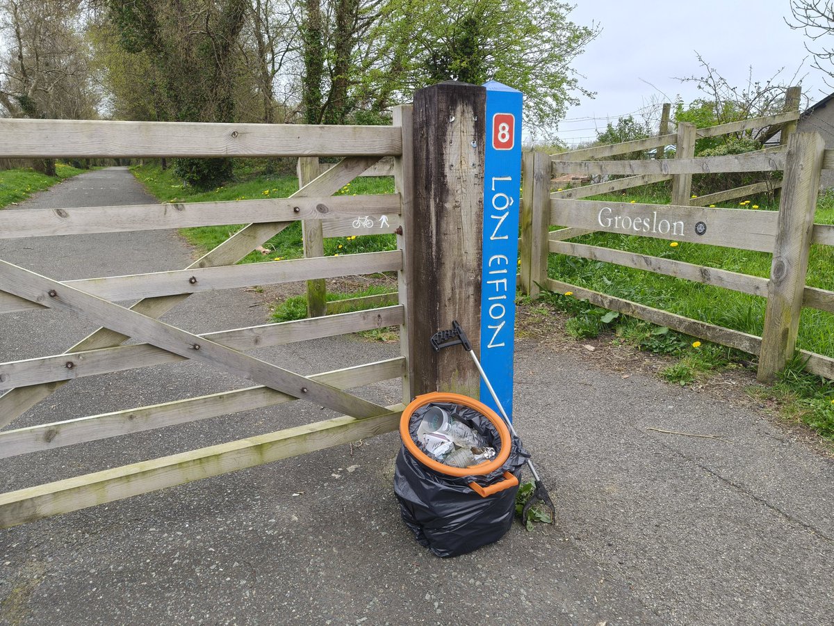 David James tweet media