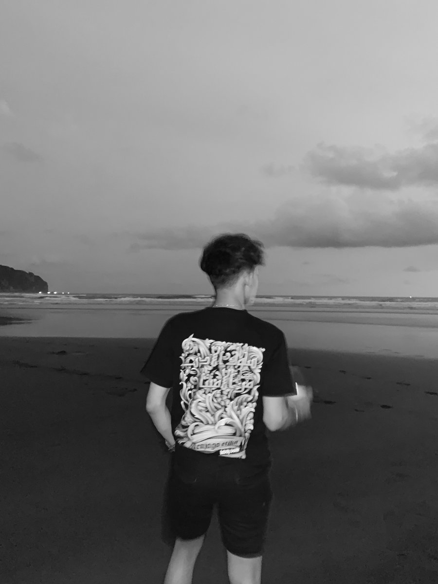 kafka👽 tweet media