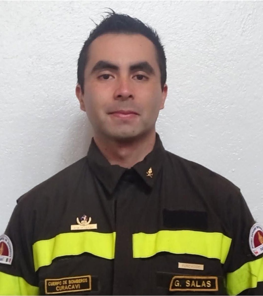 En el día de su cumpleaños, queremos saludar muy afectuosamente a nuestro Bombero y Secretario General Sr. Guillermo Salas Araos. Tr3s grandes abrazos para él. 🚒🚒🚒👏🏼👏🏼👏🏼🎉🎉🎉🎊🎊🎊🚨🚨 🚨👨🏻‍🚒👨🏻‍🚒👨🏻‍🚒#vvfchile #vigilidelfuoco #TerceraCuracavi #BombaGiovanniBattistaPastene