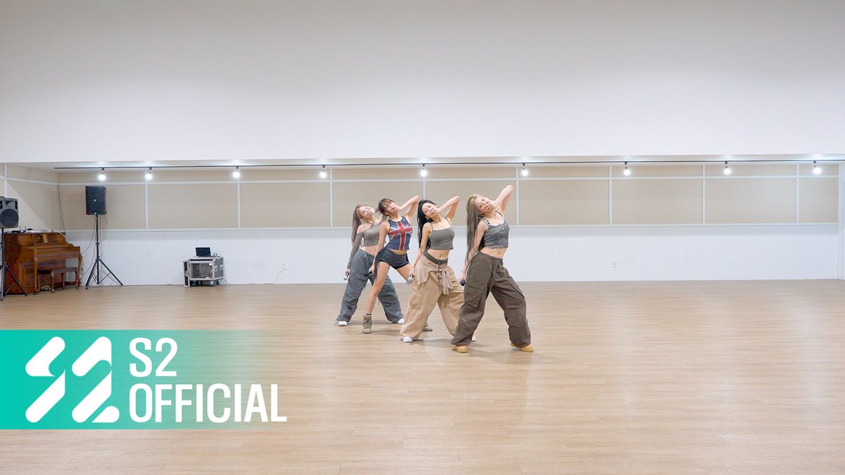 [📹] KISS OF LIFE (키스오브라이프) | 'Who is she' Dance Practice

🔗 youtu.be/Xe-0JkxMsT0
ㅤㅤ
#KISSOFLIFE #키스오브라이프 #KIOF
#Who_is_she
