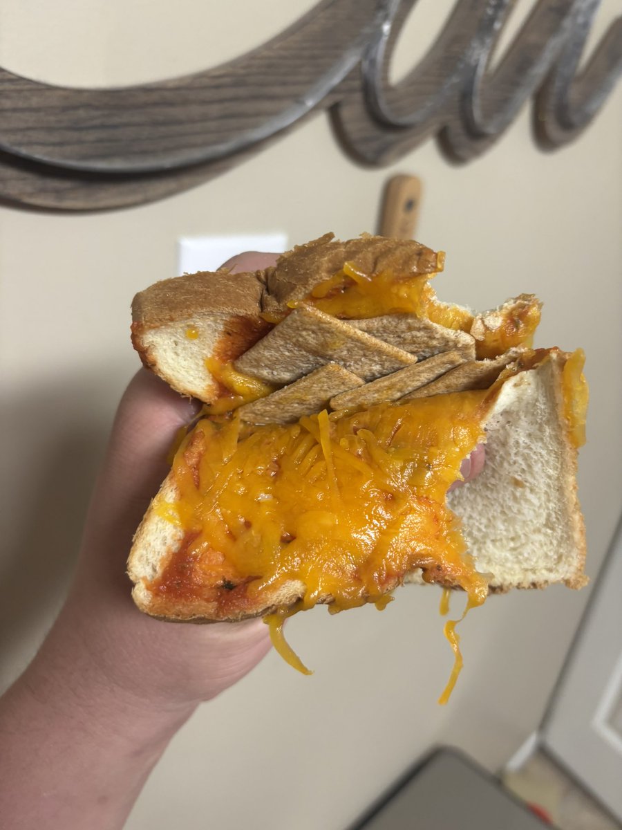 Eatinerni tweet media