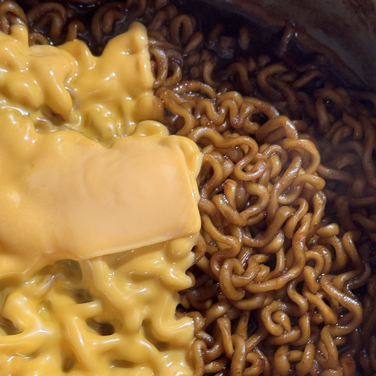 실수로 짜슐랭 끓였어요..