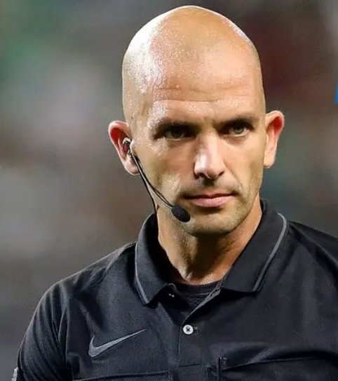 O padre godinho foi o escolhido 🤬🤬
godinho e malheiro são padres anti-FCPorto .. 
<a href="/ligaportugal/">Liga Portugal</a> está a dar tudo .
godinho está na linha do pina a analisar lances. Aquela entrevista na pausa FIFA a dizer que teve a polícia á porta 6 meses não foi inocente. Corrupt@s